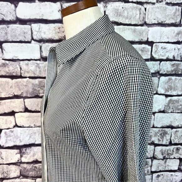 Chico's No-Iron Black & White Button Down Blouse Size S - Picture 5 of 8